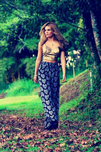 Gallery photo 2 of Pop- Jazz- Latin Singer