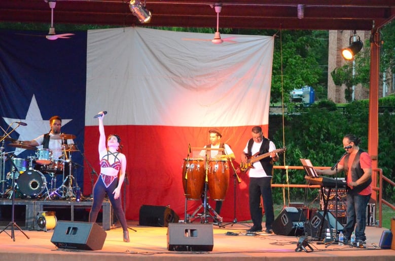 Gallery photo 13 of Selena Tribute, Latin Band, Singer