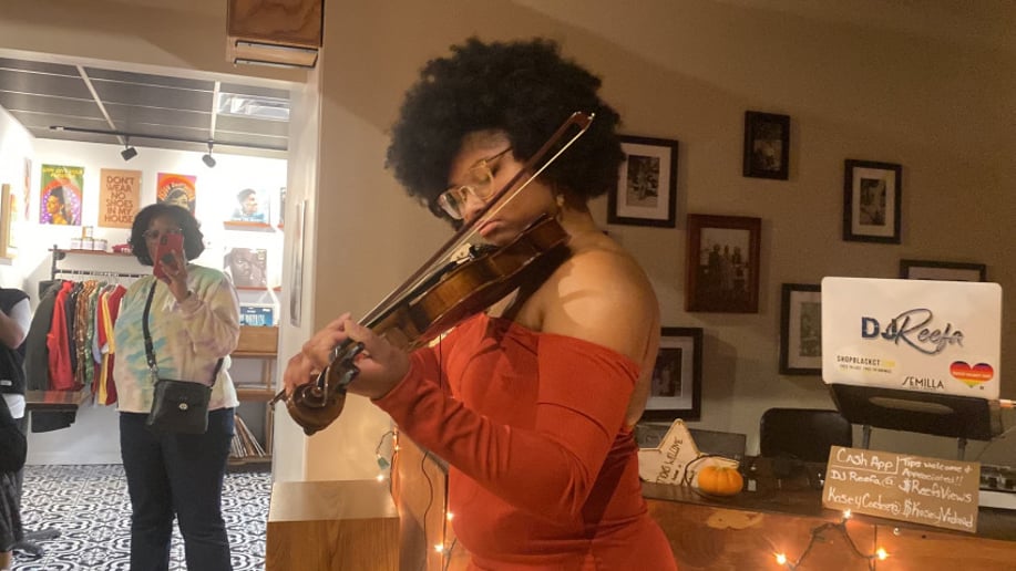 Gallery photo 7 of Black Violin Girl