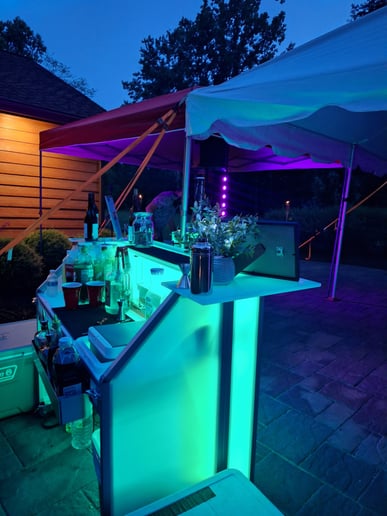 Gallery photo 4 of Poppin Cocktails - Bartenders for Hire