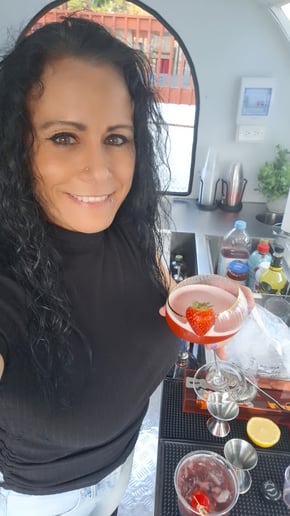 Gallery photo 6 of Poppin Cocktails - Bartenders for Hire