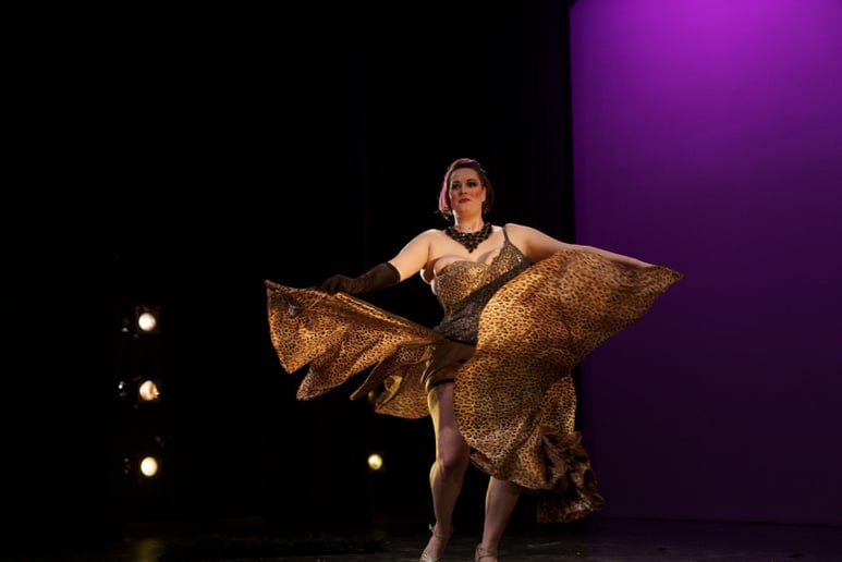 Gallery photo 6 of Poppy la Fae Burlesque and Fan Dance