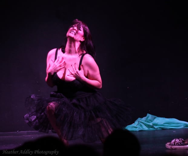 Gallery photo 7 of Poppy la Fae Burlesque and Fan Dance