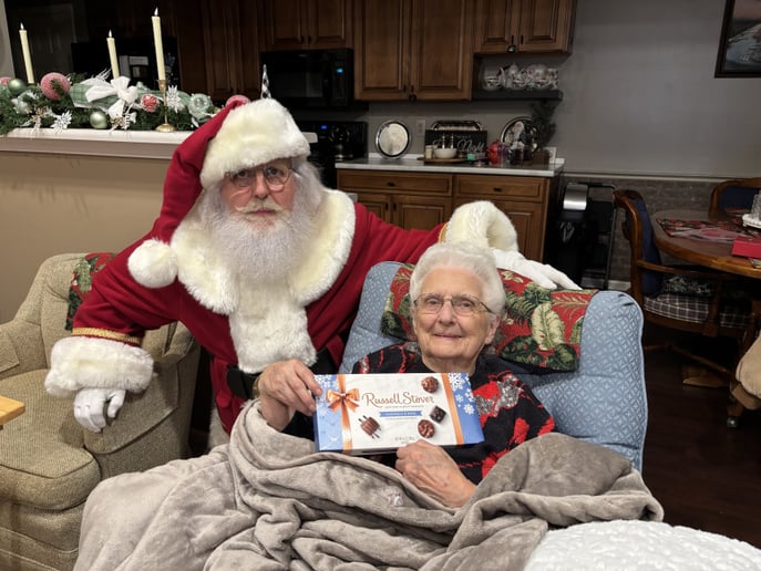 Gallery photo 6 of Poppy Santa