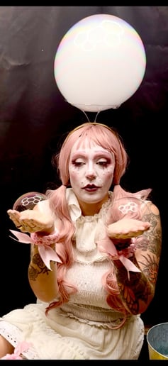 Gallery photo 10 of Poppy Vanitas