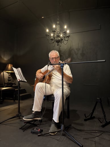 Gallery photo 2 of Merv Adrian - Guitarist and Singer