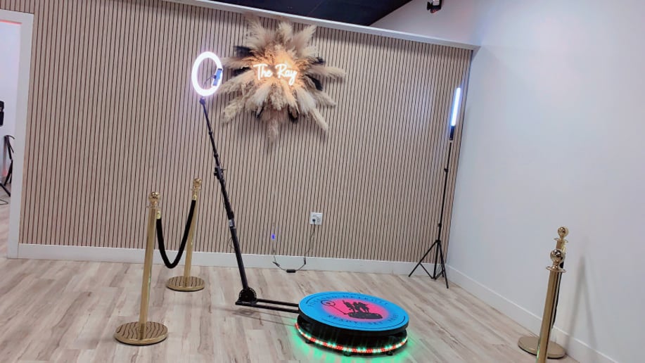 Gallery photo 10 of Pose360detroit
