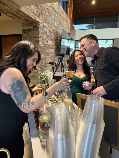 Gallery photo 6 of Pour it out Mobile Bartending