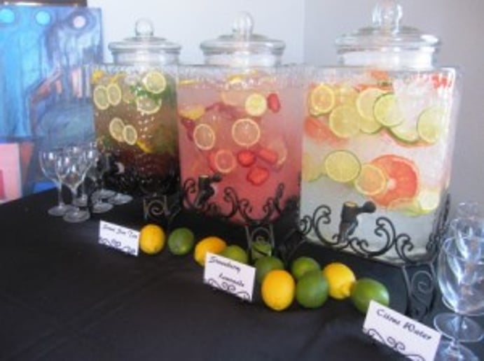 Gallery photo 1 of POURva