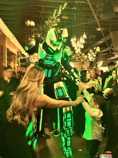 Gallery photo 6 of Top Robot on Stilts 