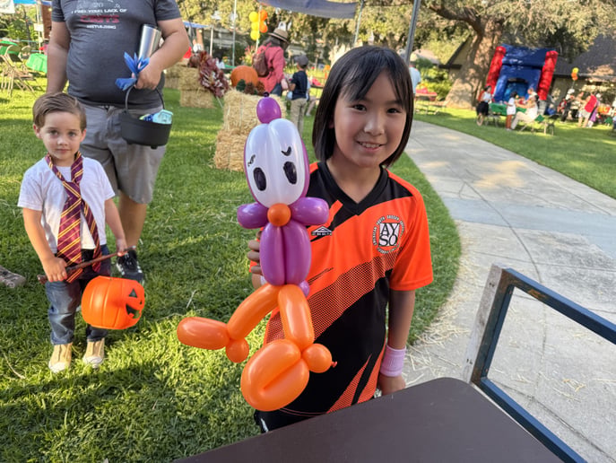 Gallery photo 4 of Premium Balloon Animals/Sculptures