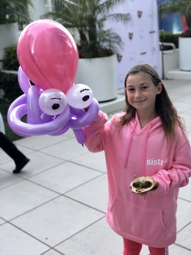 Gallery photo 8 of Premium Balloon Animals/Sculptures