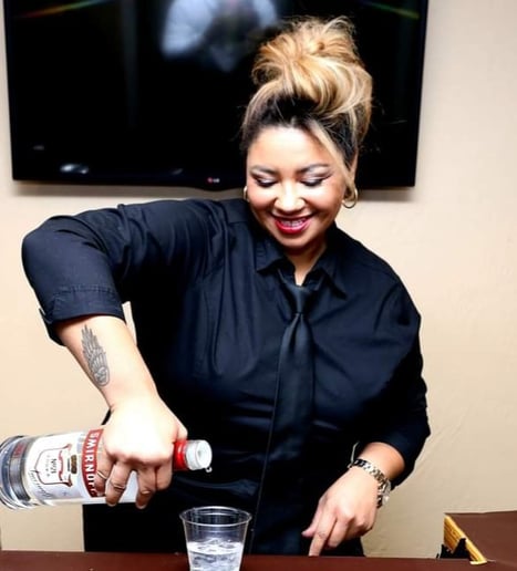 Gallery photo 9 of Pretty Prie Bartending