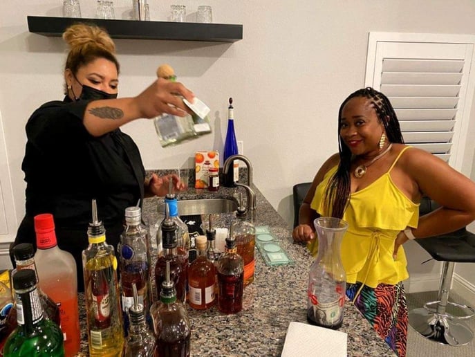 Gallery photo 8 of Pretty Prie Bartending