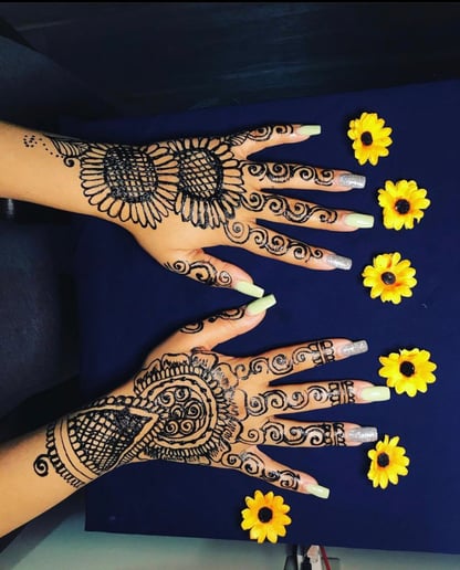 Gallery photo 2 of Pretty Wild Henna