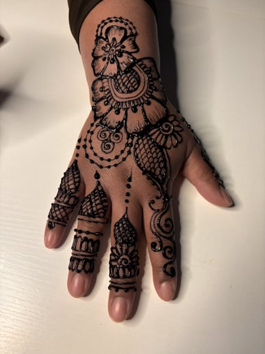 Gallery photo 5 of Pretty Wild Henna