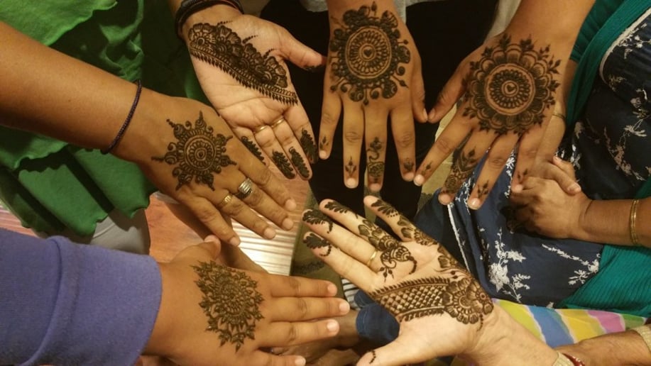 Gallery photo 3 of PritiHennaArt