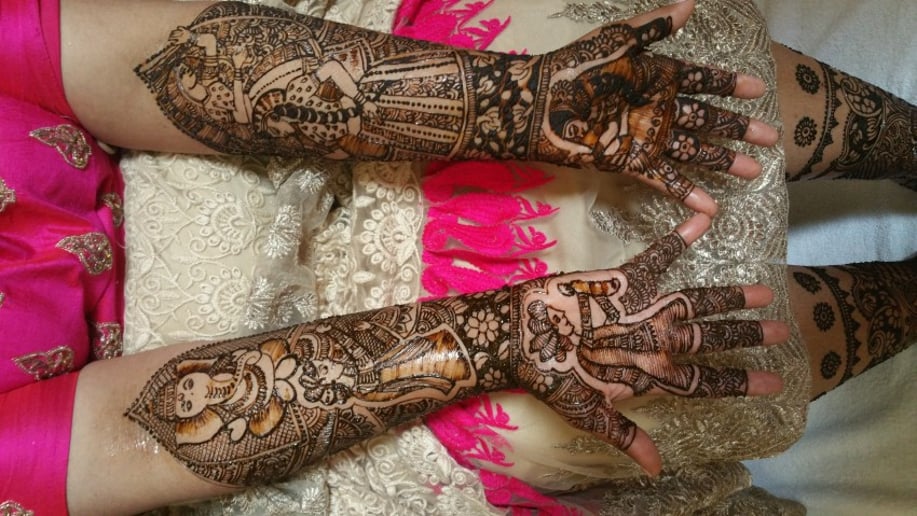 Gallery photo 6 of PritiHennaArt