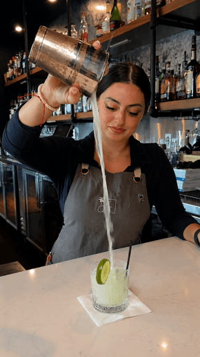 Gallery photo 1 of Private Bartender, Abby G