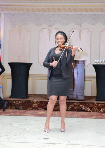 Gallery photo 5 of Priya DeBerry the Violinist