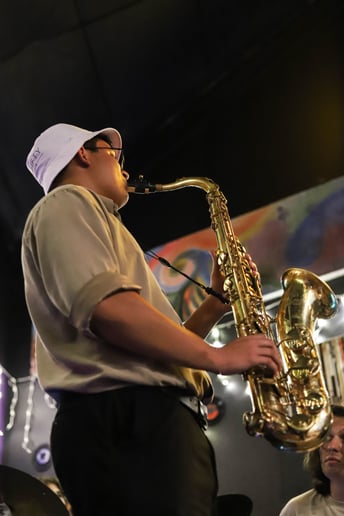 Gallery photo 4 of Pro Sax Playing