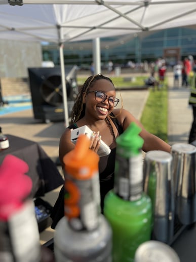 Gallery photo 4 of Professional Bartending Services with De’Kira
