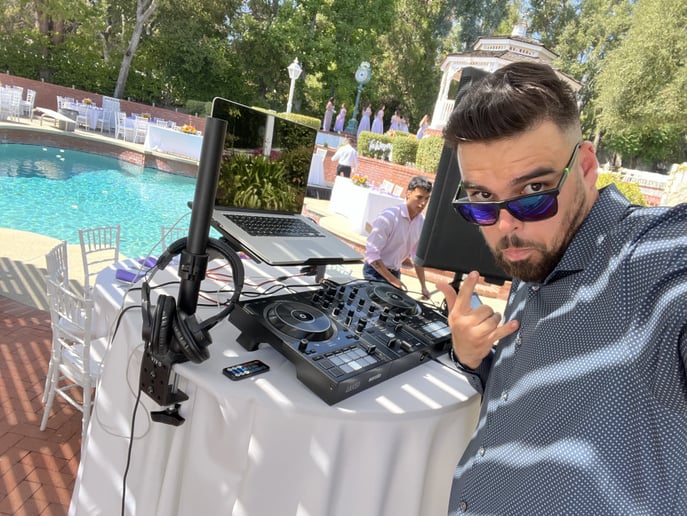 Gallery photo 1 of DJ Ozone DJ For Hire