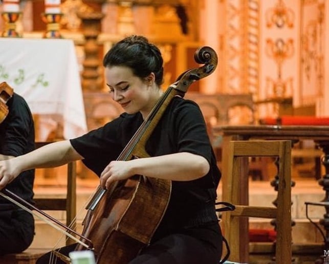 Gallery photo 1 of Professional Cellist