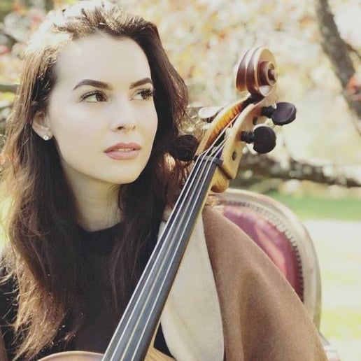 Gallery photo 5 of Professional Cellist