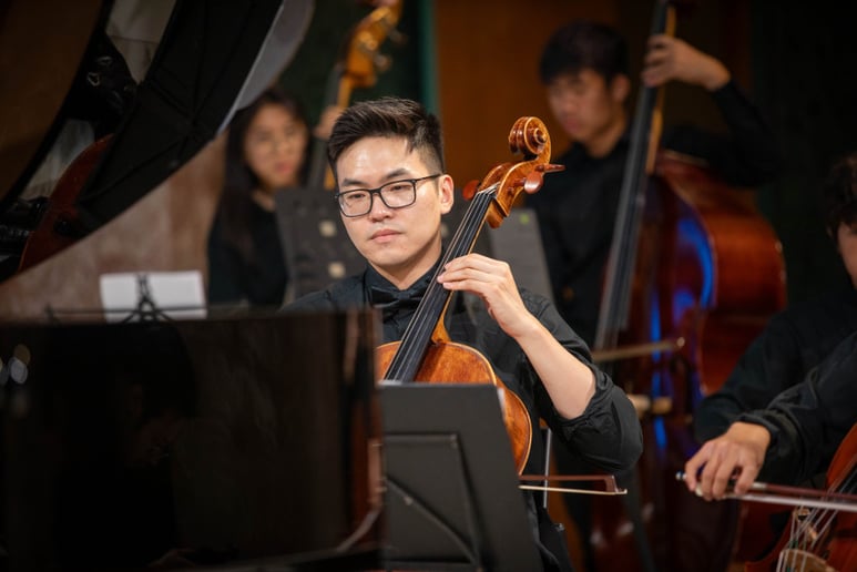 Gallery photo 5 of Austin Chao - Professional Cellist