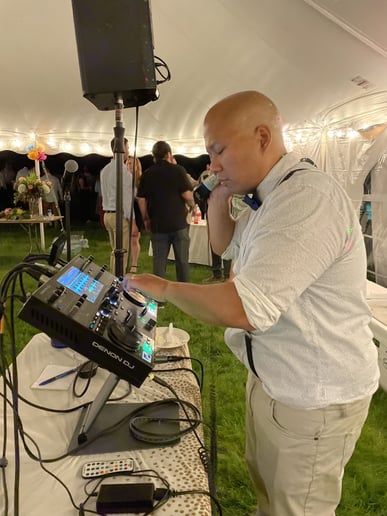 Gallery photo 4 of Professional DJ Services