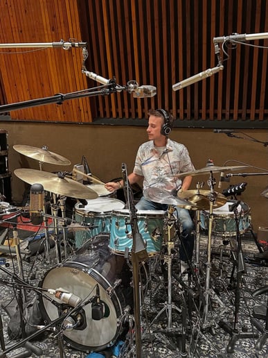 Gallery photo 1 of Professional drummer