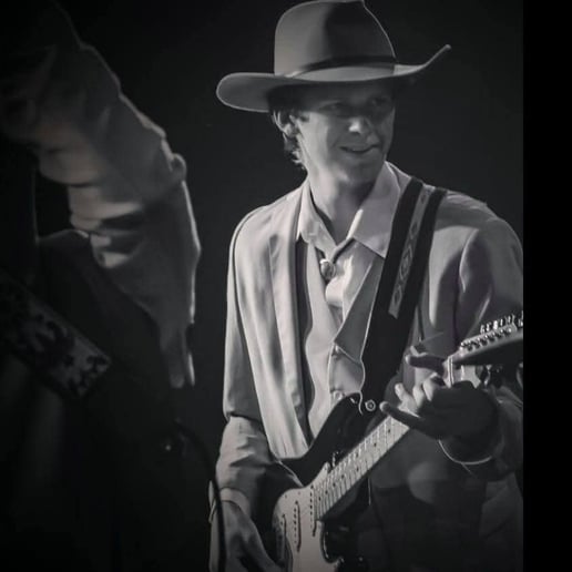 Gallery photo 1 of Professional Guitarist/Live Performer