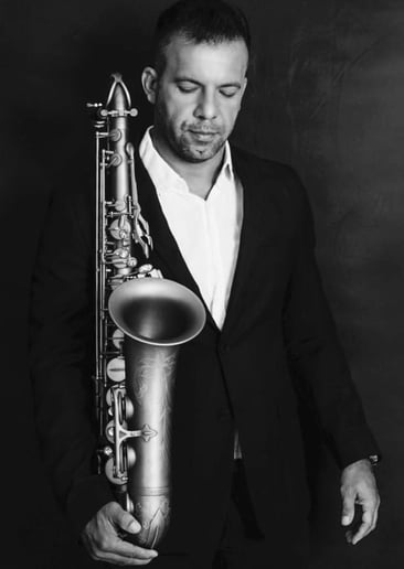 Gallery photo 35 of Professional Saxophonist