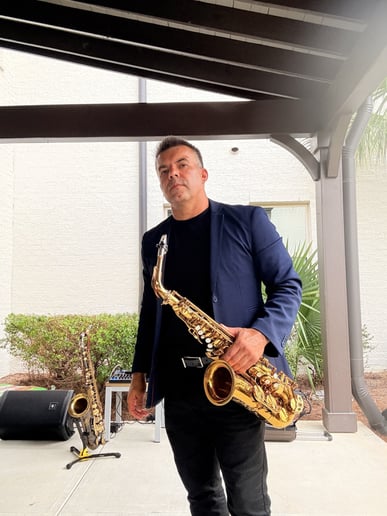 Gallery photo 10 of Professional Saxophonist