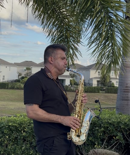 Gallery photo 15 of Professional Saxophonist