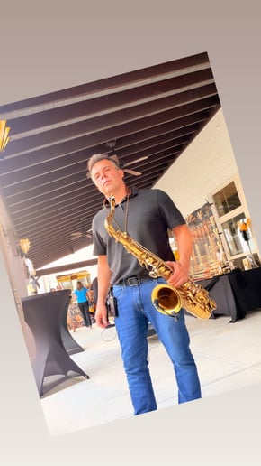 Gallery photo 30 of Professional Saxophonist
