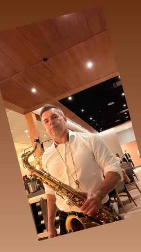 Gallery photo 34 of Professional Saxophonist