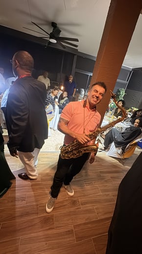 Gallery photo 24 of Professional Saxophonist