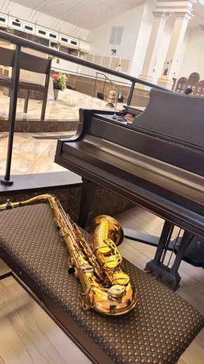 Gallery photo 6 of Professional Saxophonist