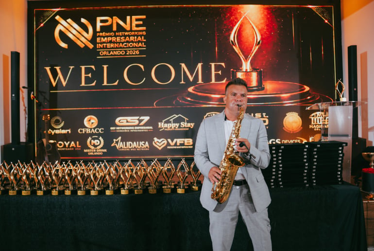 Gallery photo 3 of Professional Saxophonist