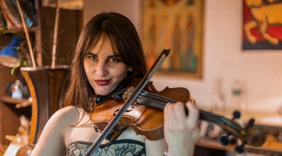 Gallery photo 2 of Professional violin player