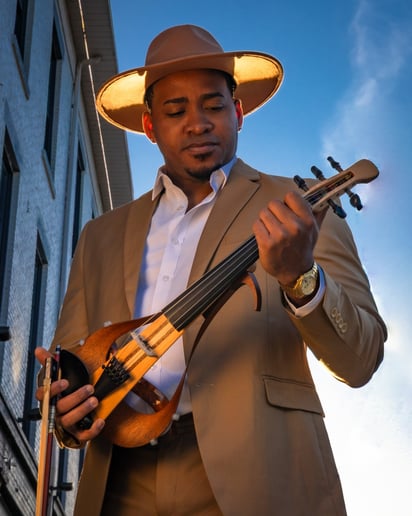 Gallery photo 2 of Jorge Duharte, Professional Violinist
