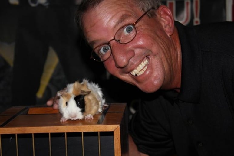 Gallery photo 8 of Professor Hughdini