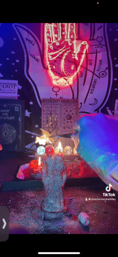 Gallery photo 2 of Psychic And Tarot Ashley