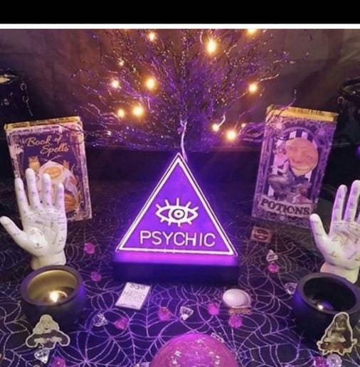 Gallery photo 5 of Psychic and Tarot Readings by Tiffany