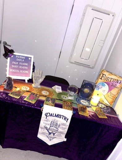 Gallery photo 3 of Psychic Darla Angel