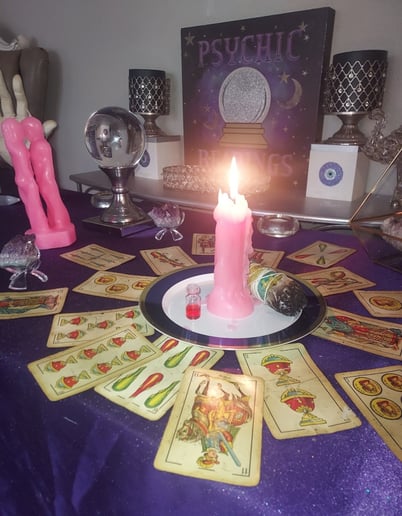 Gallery photo 6 of Psychic Entertainment with Peaches