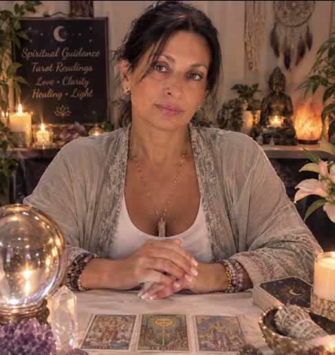 Gallery photo 1 of Psychic Anna