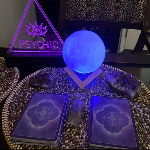 Gallery photo 7 of Psychic Readings by Ariel